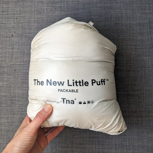 Lightweight cozy packable TNA puffy jacket - Picture 3 of 7